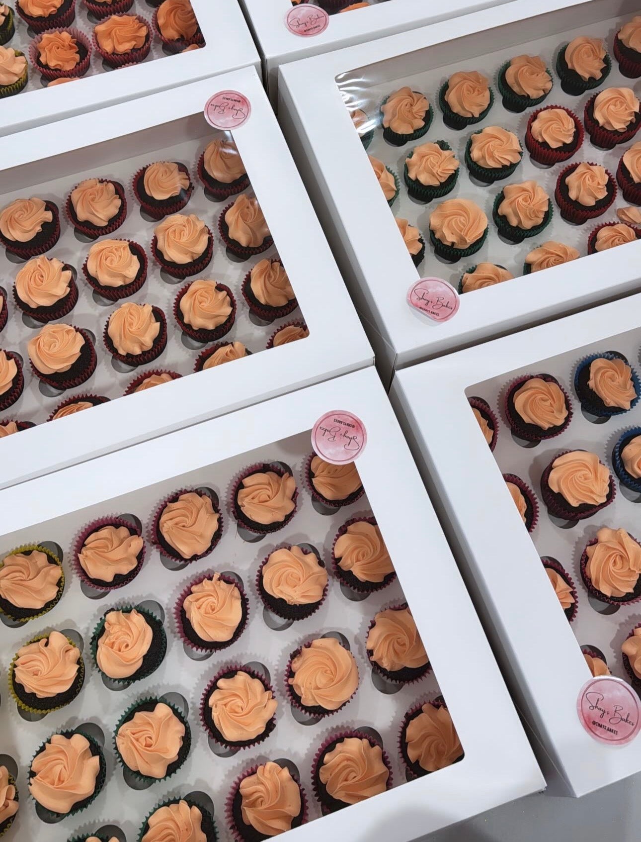 The Minimalist Cupcakes (Bite-Size)