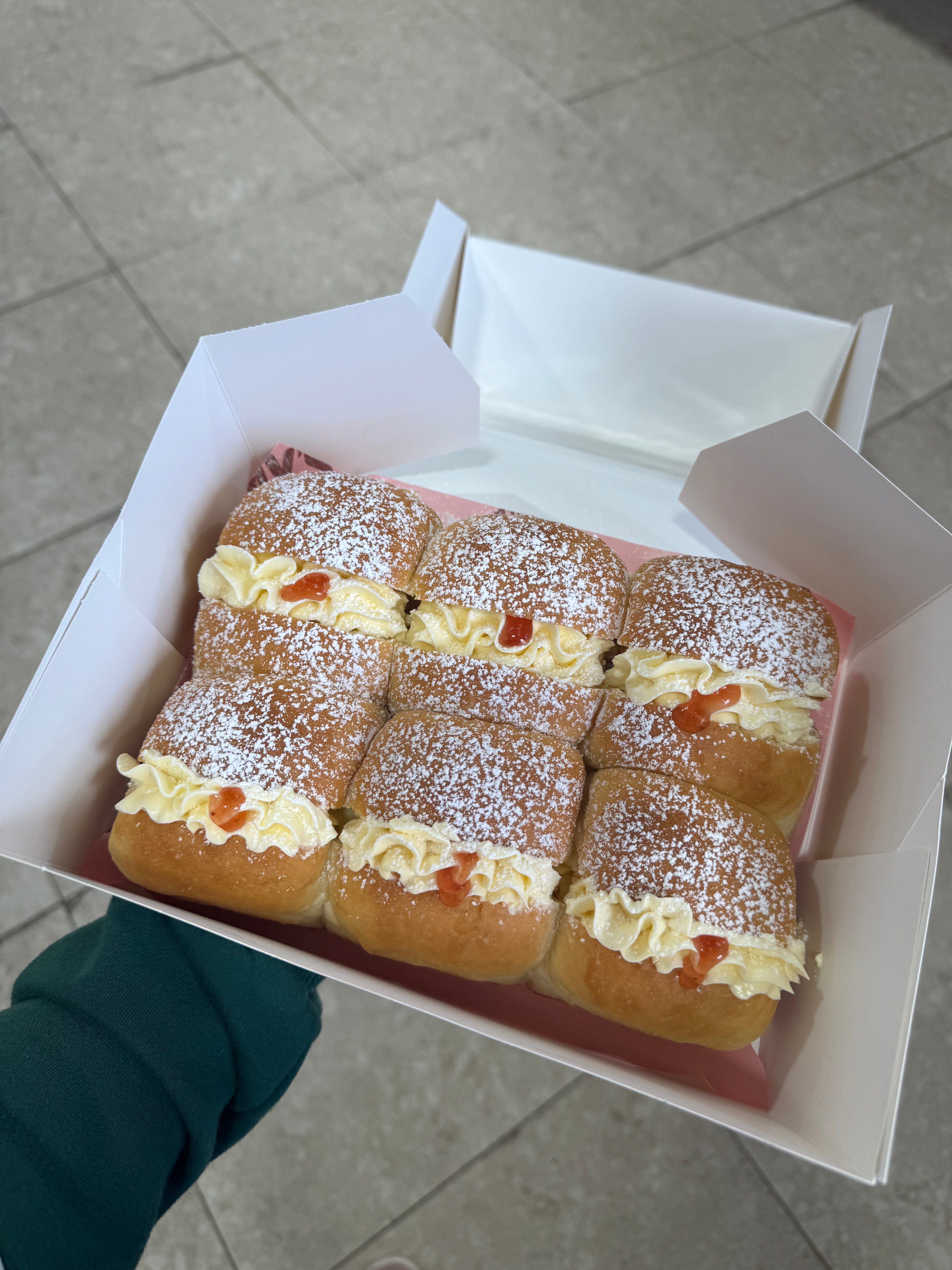Fiji Cream Bun (6pk)
