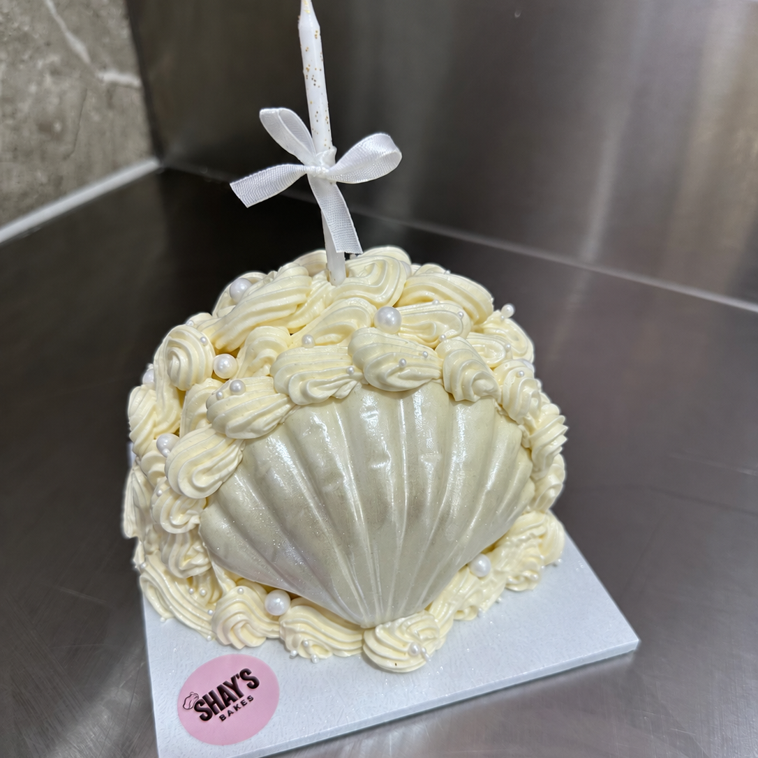Vintage Seashell Cake